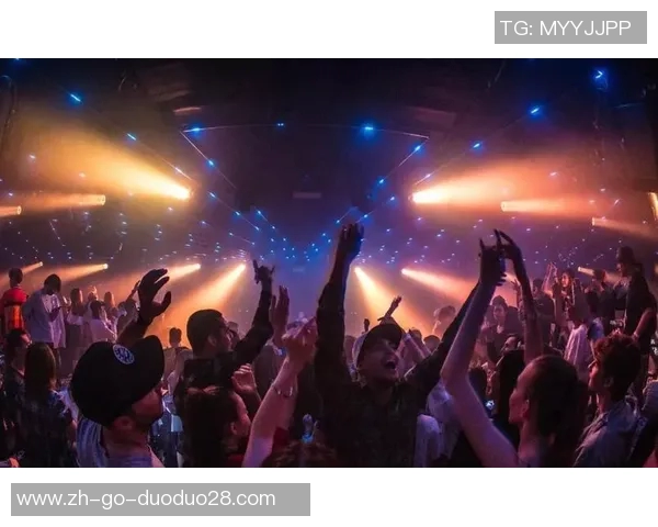 最爱夜生活的足球球星揭秘他们的派对热情与夜店传奇