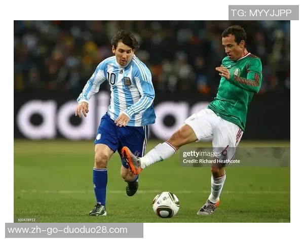 足球世界杯十大球星精彩瞬间盘点 展现无与伦比的技艺与传奇魅力